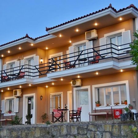 Anemomylos Apartments Lixouri Bagian luar foto