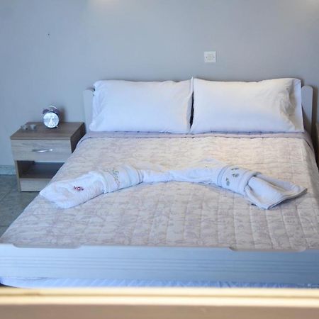 Anemomylos Apartments Lixouri Bagian luar foto