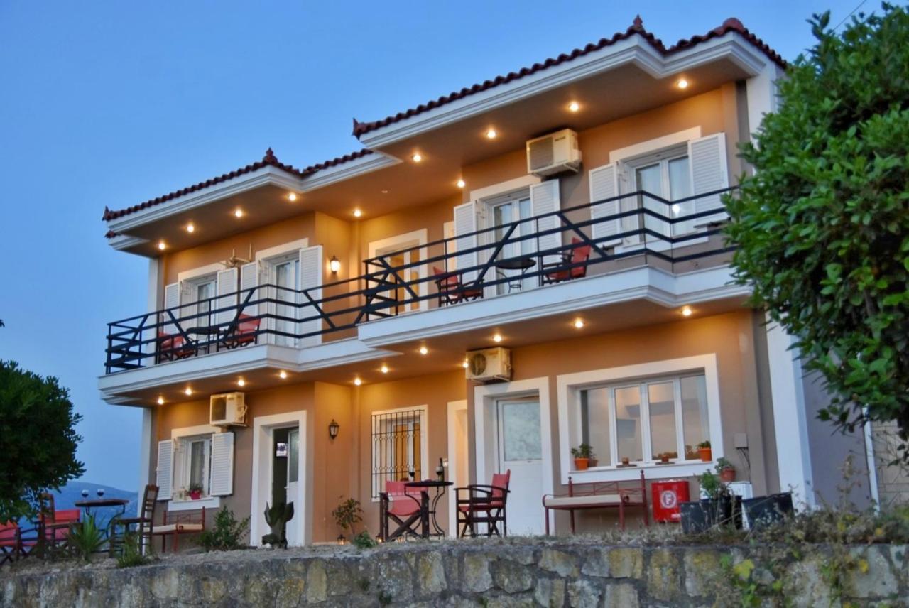 Anemomylos Apartments Lixouri Bagian luar foto