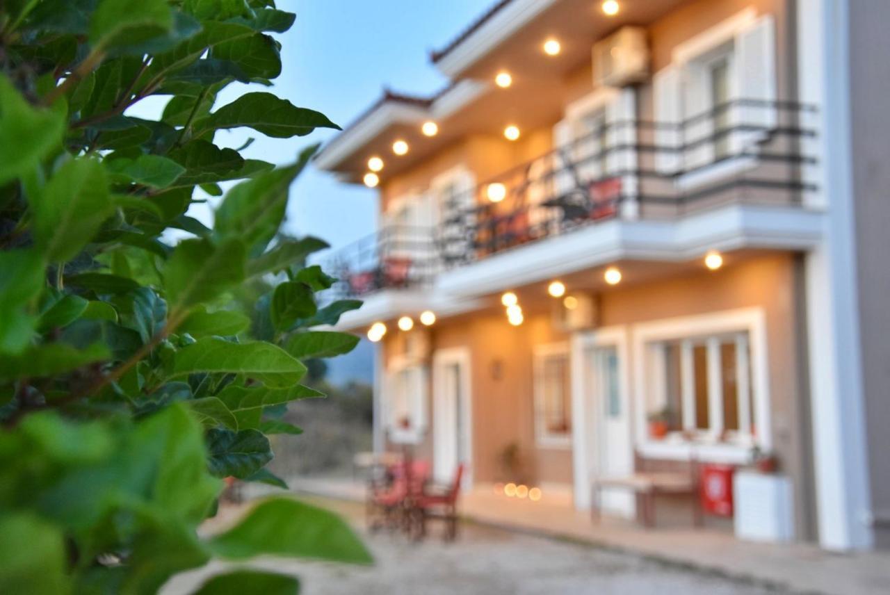 Anemomylos Apartments Lixouri Bagian luar foto
