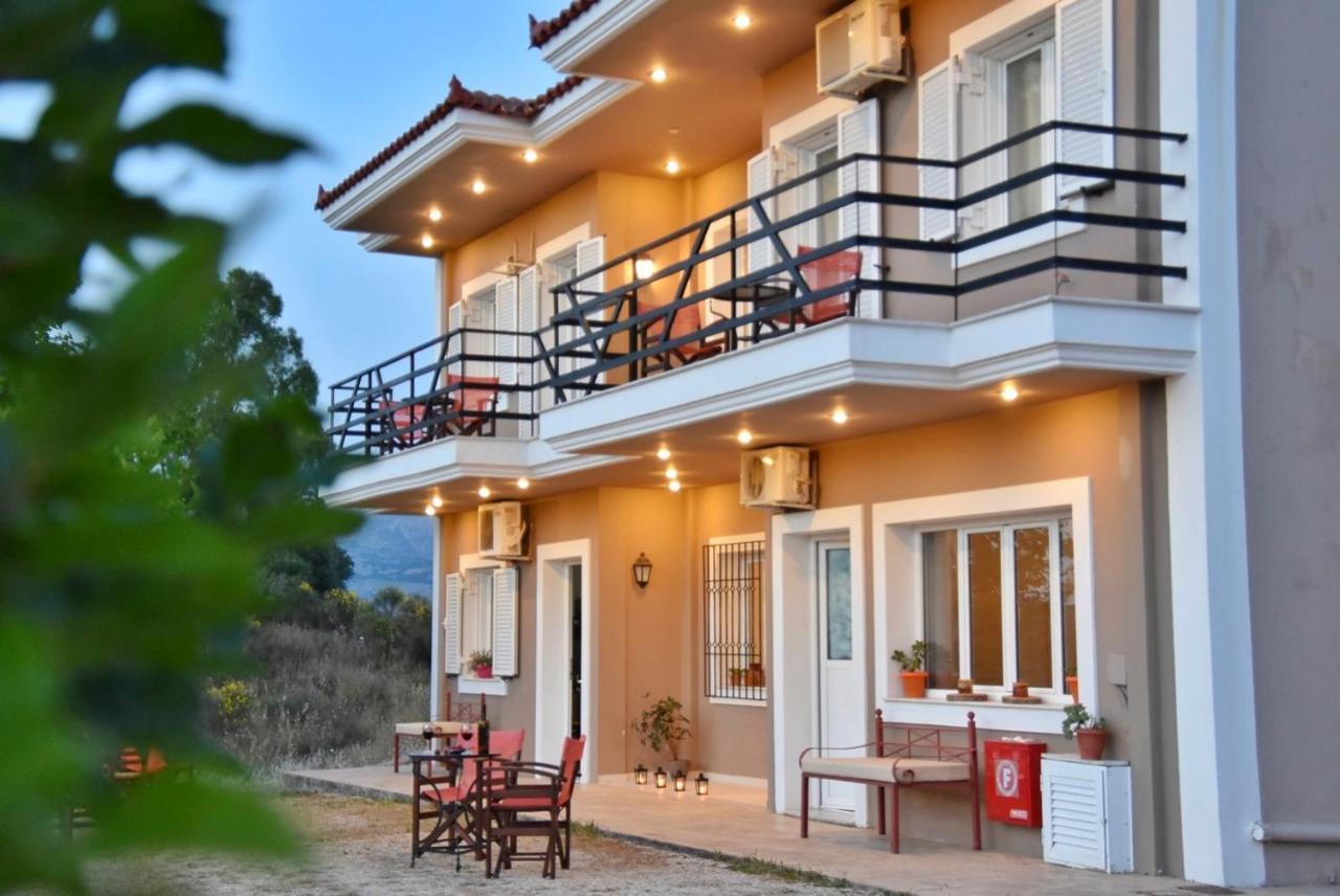 Anemomylos Apartments Lixouri Bagian luar foto