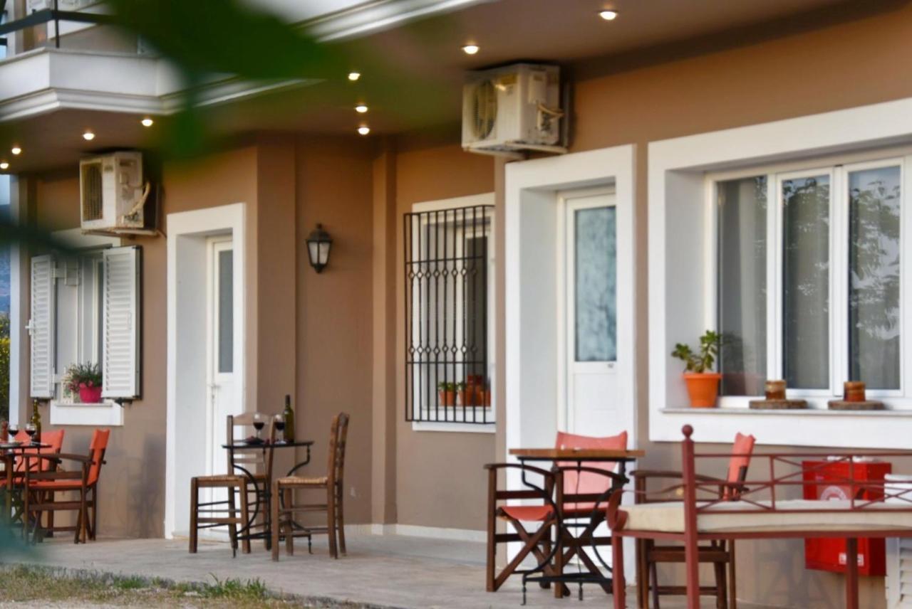 Anemomylos Apartments Lixouri Bagian luar foto