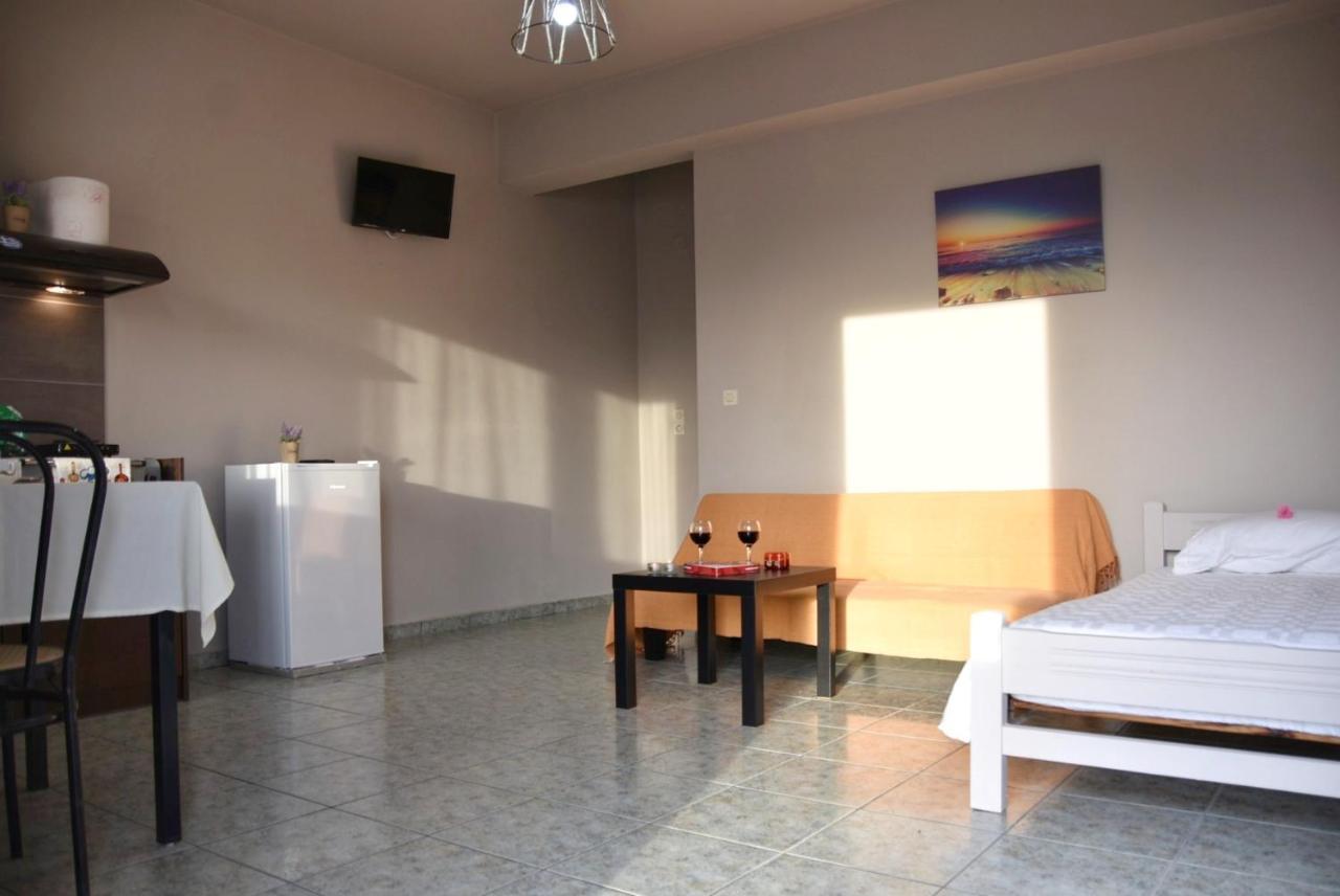 Anemomylos Apartments Lixouri Bagian luar foto