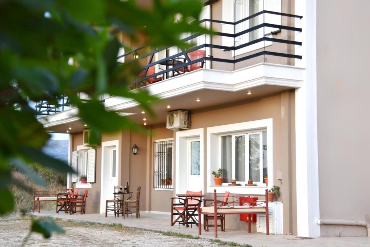 Anemomylos Apartments Lixouri Bagian luar foto