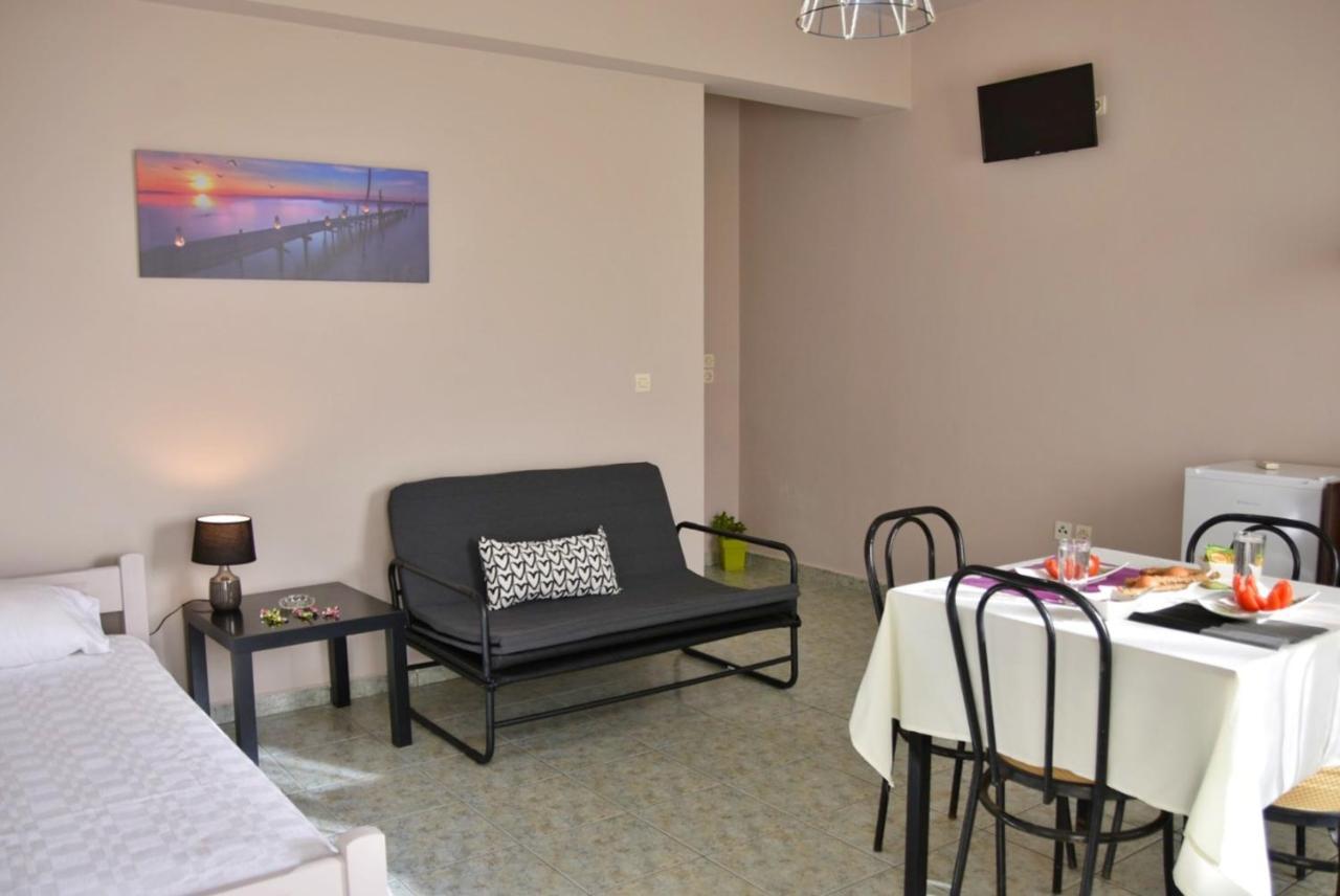 Anemomylos Apartments Lixouri Bagian luar foto